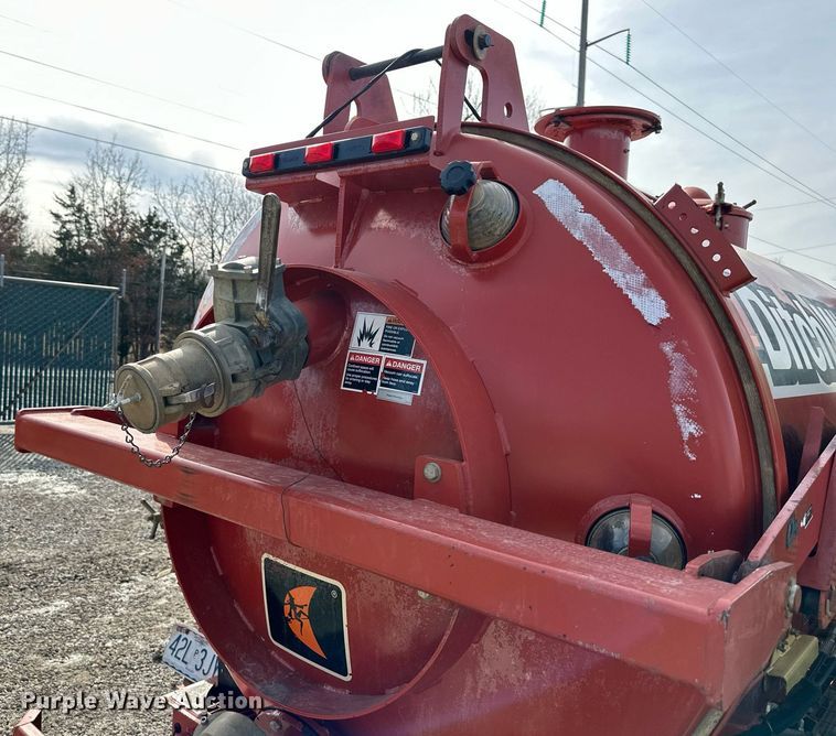 image for item EQ6600 2013 Ditch Witch FX30 vacuum excavator