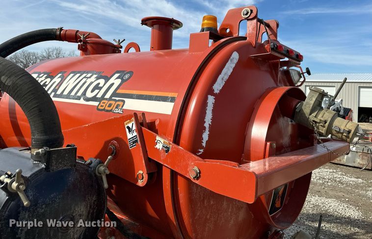 image for item EQ6600 2013 Ditch Witch FX30 vacuum excavator