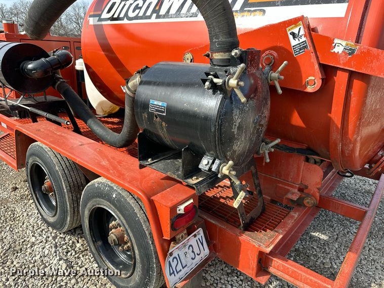 image for item EQ6600 2013 Ditch Witch FX30 vacuum excavator