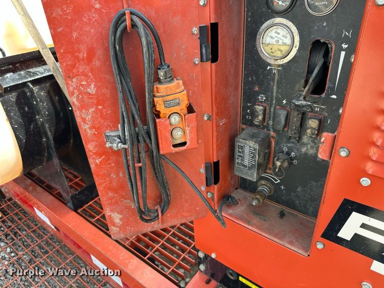 image for item EQ6600 2013 Ditch Witch FX30 vacuum excavator