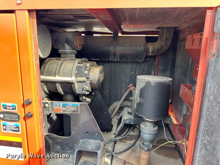 image for item EQ6600 2013 Ditch Witch FX30 vacuum excavator