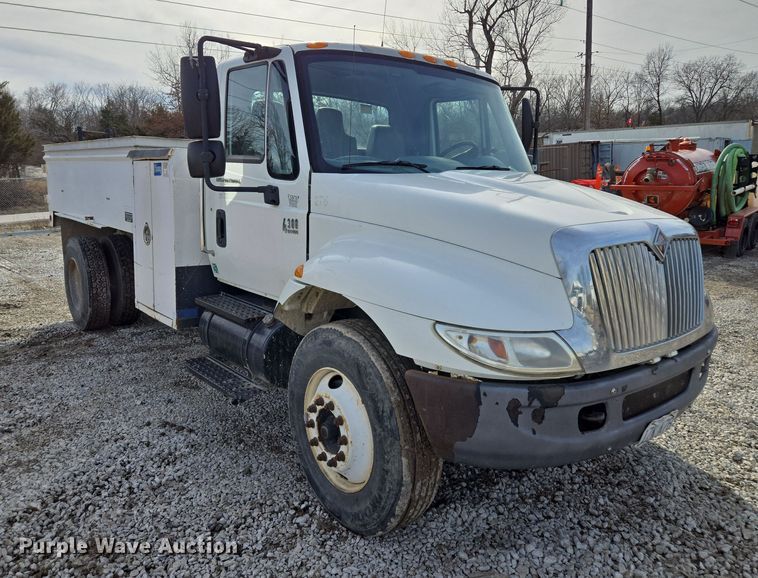 image for item EQ6602 2002 International  4300 DT466 dump truck