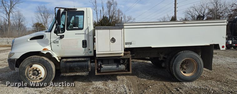 image for item EQ6602 2002 International  4300 DT466 dump truck