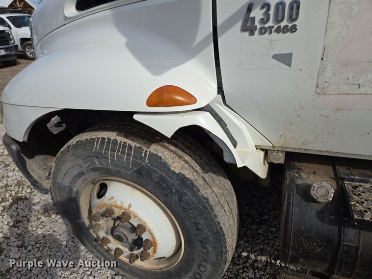 image for item EQ6602 2002 International  4300 DT466 dump truck