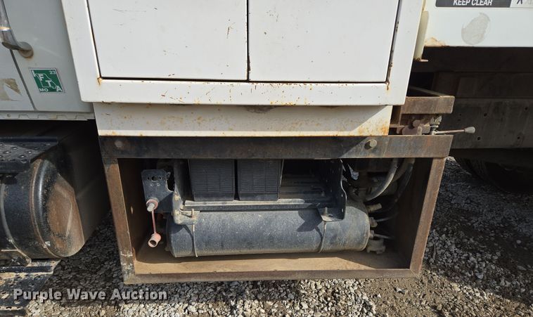 image for item EQ6602 2002 International  4300 DT466 dump truck