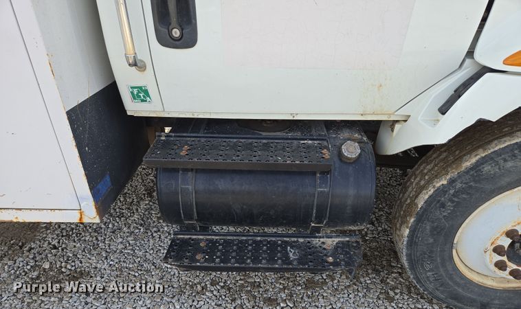 image for item EQ6602 2002 International  4300 DT466 dump truck