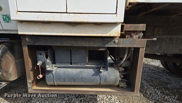 image for item EQ6602 2002 International  4300 DT466 dump truck