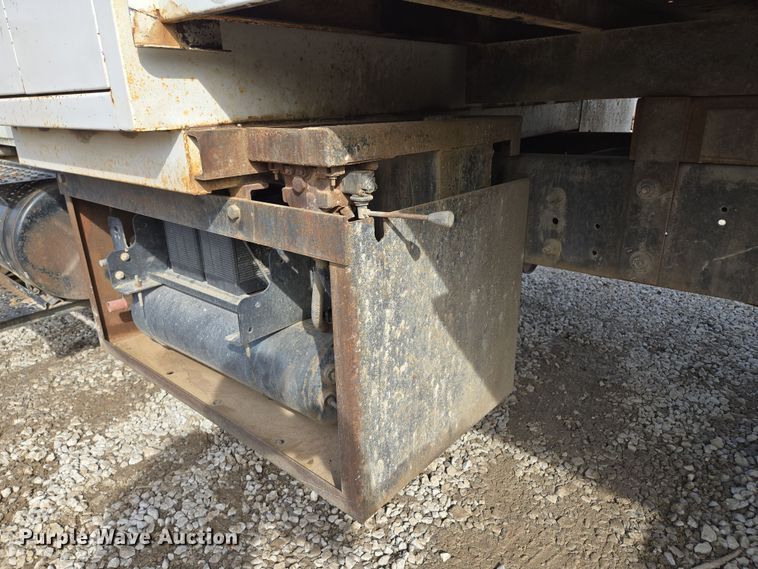 image for item EQ6602 2002 International  4300 DT466 dump truck