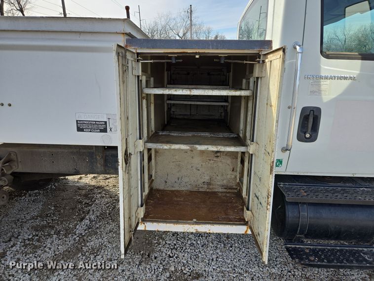 image for item EQ6602 2002 International  4300 DT466 dump truck