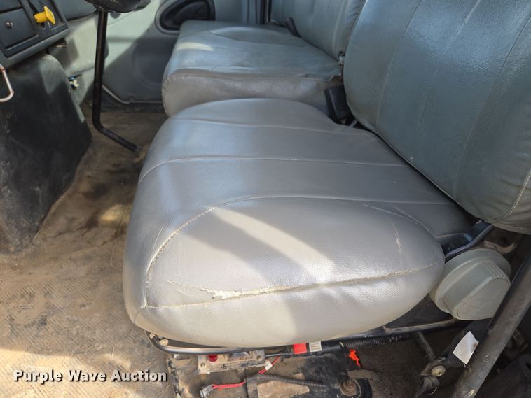 image for item EQ6602 2002 International  4300 DT466 dump truck