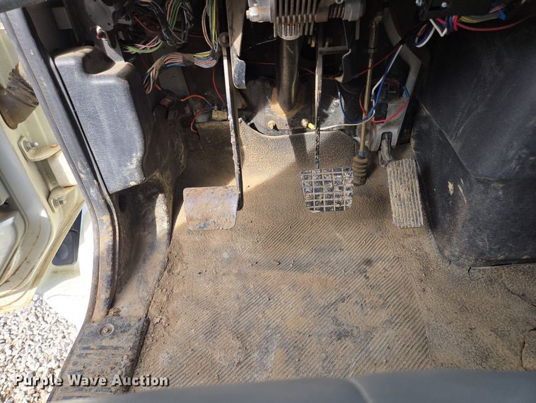 image for item EQ6602 2002 International  4300 DT466 dump truck