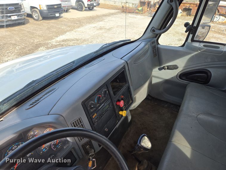 image for item EQ6602 2002 International  4300 DT466 dump truck