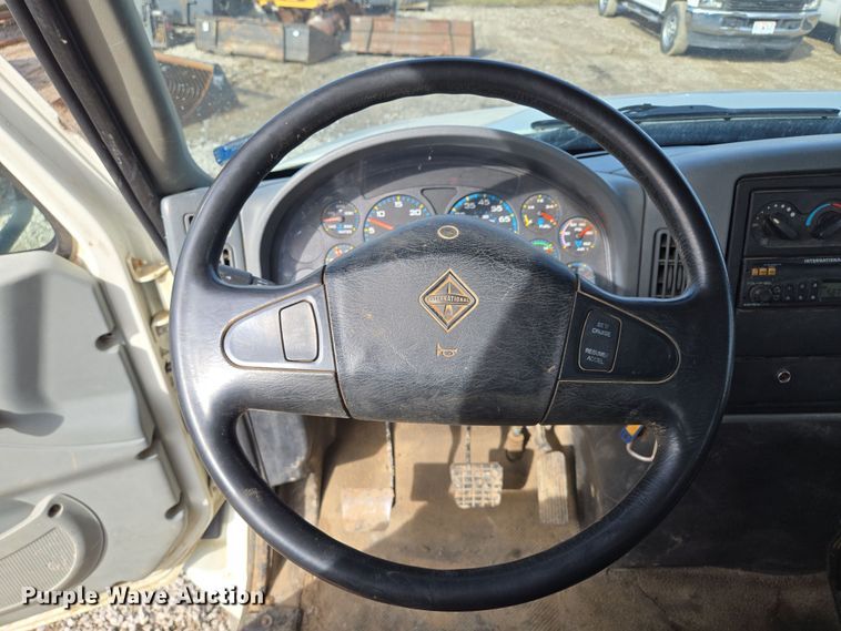 image for item EQ6602 2002 International  4300 DT466 dump truck