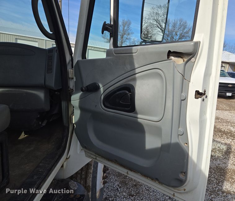 image for item EQ6602 2002 International  4300 DT466 dump truck