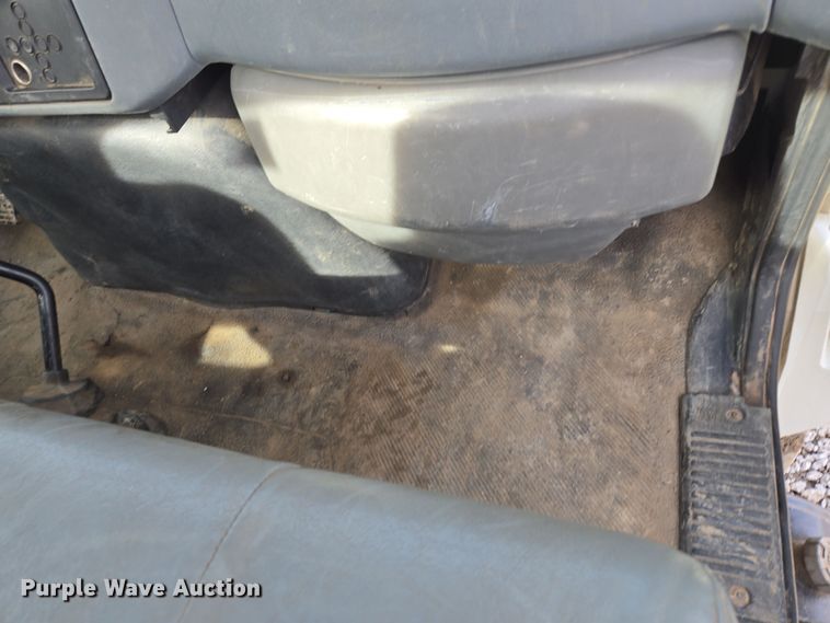 image for item EQ6602 2002 International  4300 DT466 dump truck