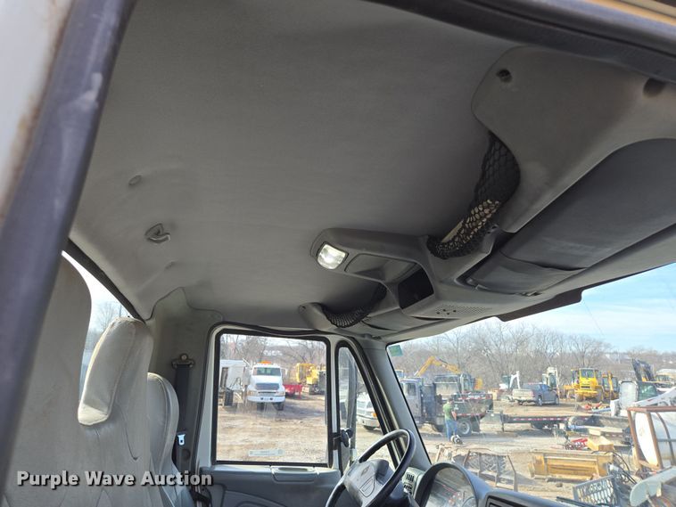 image for item EQ6602 2002 International  4300 DT466 dump truck