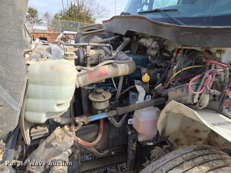 image for item EQ6602 2002 International  4300 DT466 dump truck