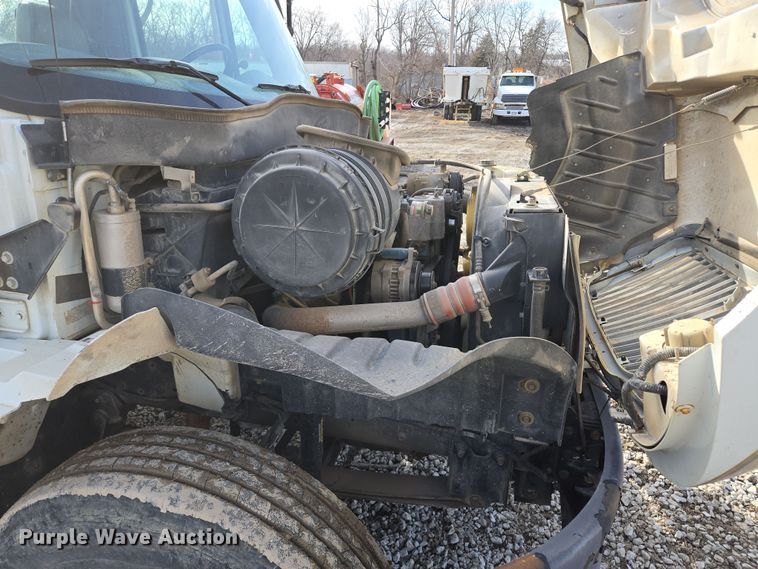 image for item EQ6602 2002 International  4300 DT466 dump truck