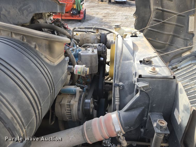 image for item EQ6602 2002 International  4300 DT466 dump truck