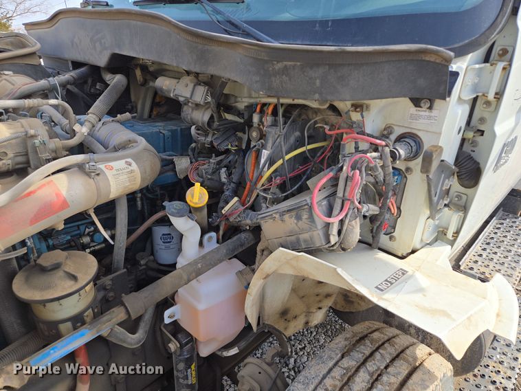 image for item EQ6602 2002 International  4300 DT466 dump truck