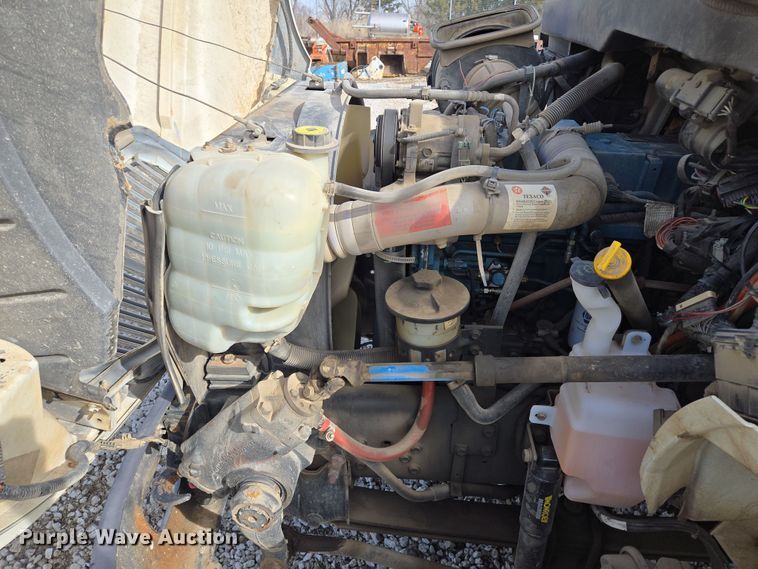 image for item EQ6602 2002 International  4300 DT466 dump truck