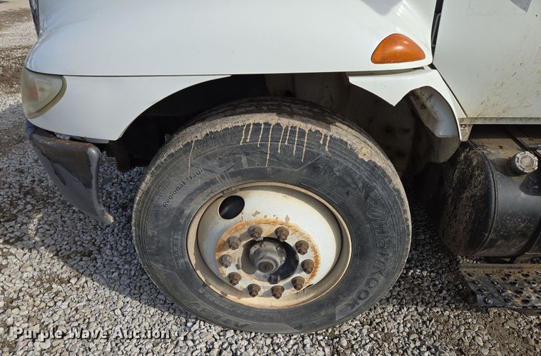 image for item EQ6602 2002 International  4300 DT466 dump truck