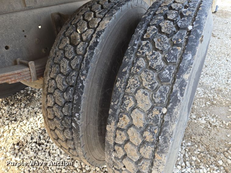 image for item EQ6602 2002 International  4300 DT466 dump truck