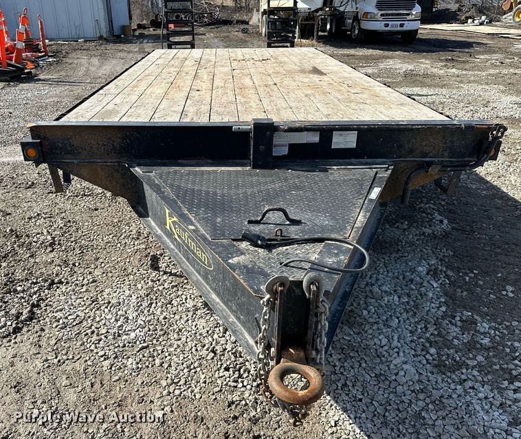 image for item EQ6603 2018 Kaufman equipment trailer