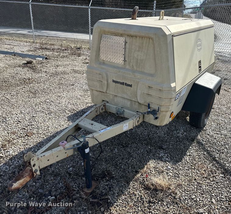 image for item EQ6604 2005 Ingersoll Rand 185 air compressor