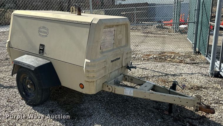image for item EQ6604 2005 Ingersoll Rand 185 air compressor