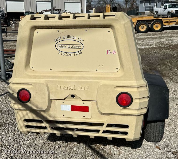 image for item EQ6604 2005 Ingersoll Rand 185 air compressor