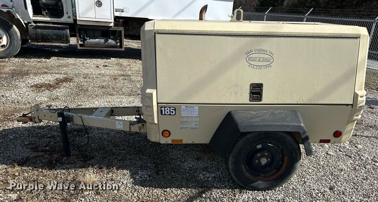 image for item EQ6604 2005 Ingersoll Rand 185 air compressor