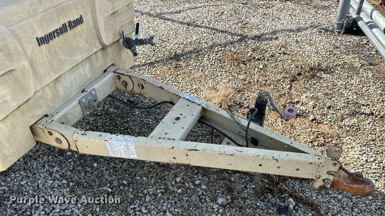 image for item EQ6604 2005 Ingersoll Rand 185 air compressor