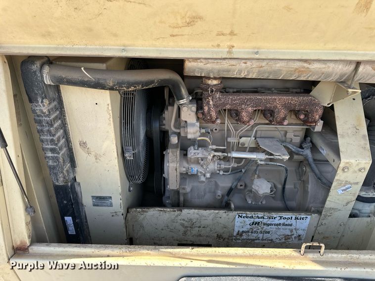 image for item EQ6604 2005 Ingersoll Rand 185 air compressor