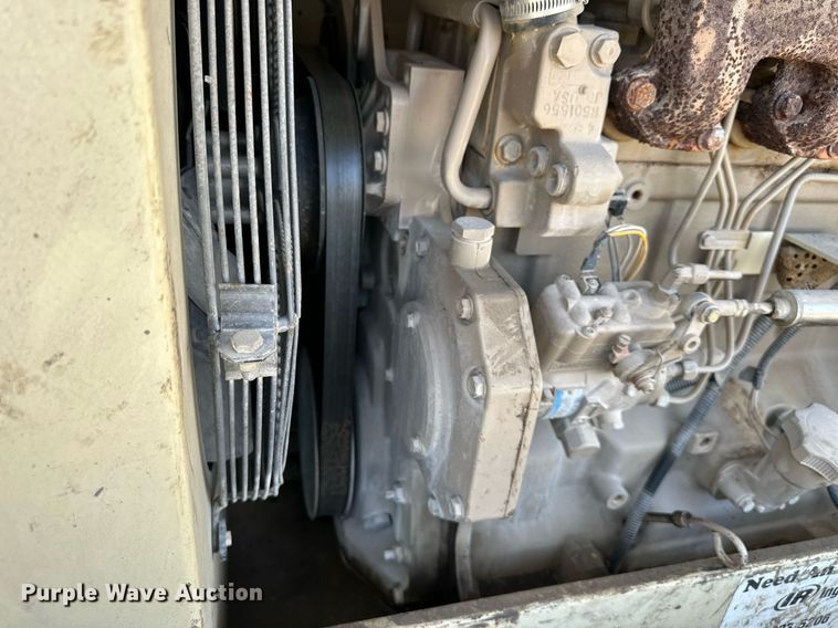 image for item EQ6604 2005 Ingersoll Rand 185 air compressor