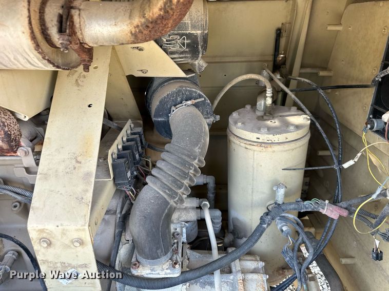 image for item EQ6604 2005 Ingersoll Rand 185 air compressor