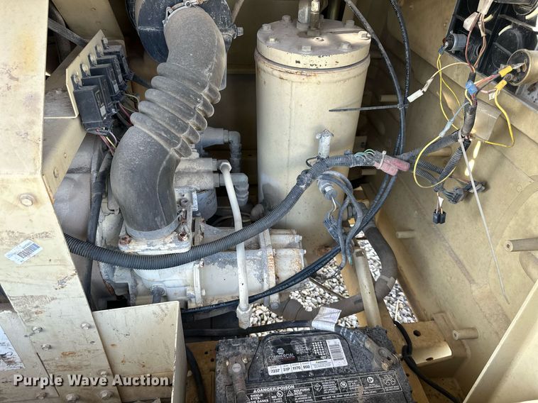 image for item EQ6604 2005 Ingersoll Rand 185 air compressor