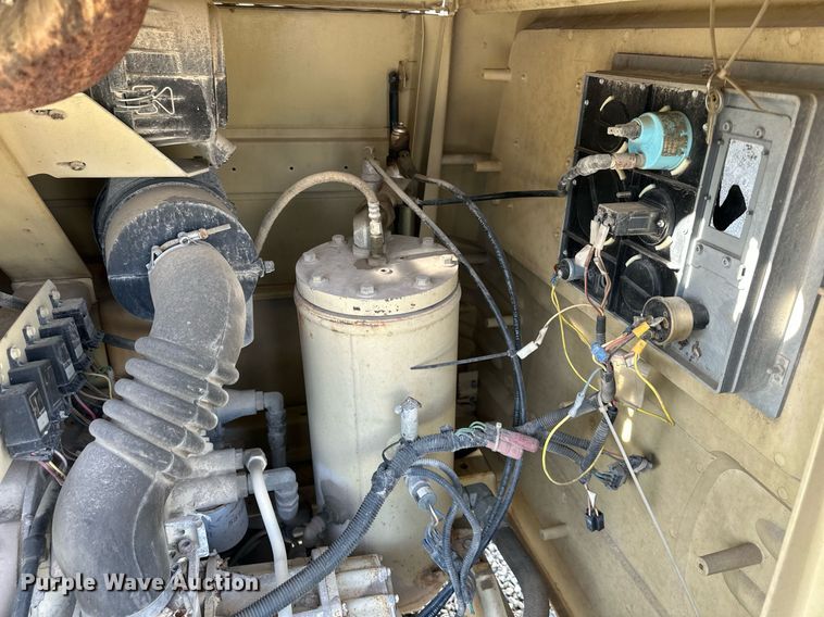 image for item EQ6604 2005 Ingersoll Rand 185 air compressor