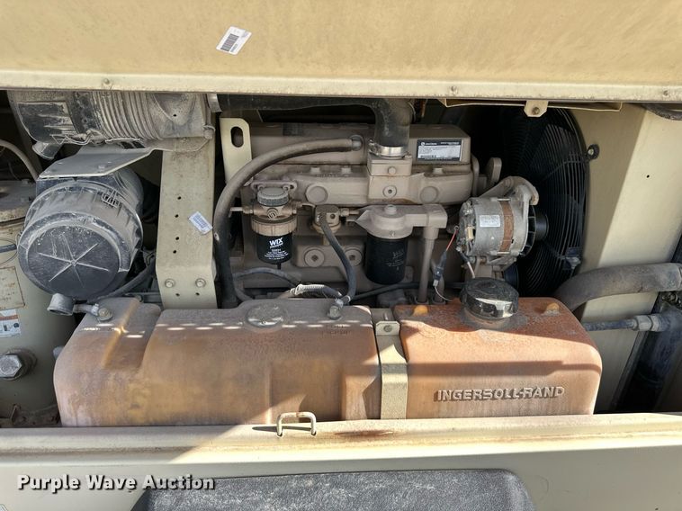 image for item EQ6604 2005 Ingersoll Rand 185 air compressor