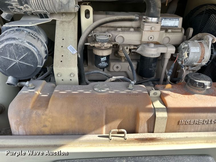 image for item EQ6604 2005 Ingersoll Rand 185 air compressor