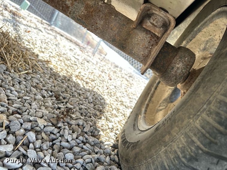 image for item EQ6604 2005 Ingersoll Rand 185 air compressor