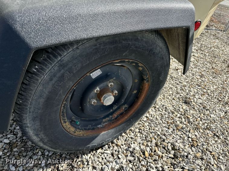 image for item EQ6604 2005 Ingersoll Rand 185 air compressor