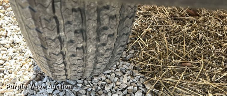 image for item EQ6604 2005 Ingersoll Rand 185 air compressor