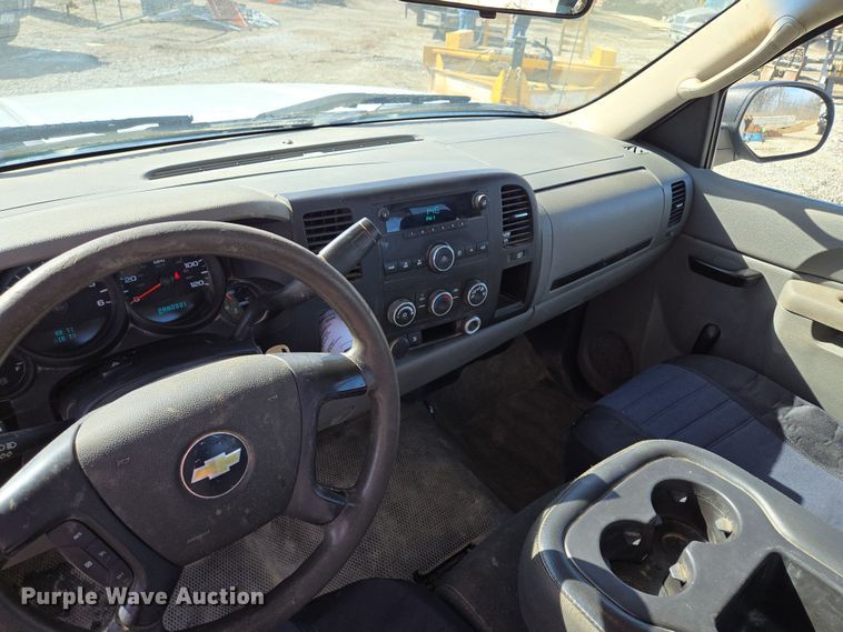 image for item EQ6607 2011 Chevrolet  Silverado 1500 pickup truck