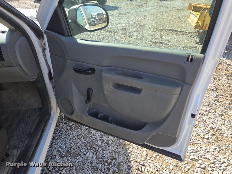 image for item EQ6607 2011 Chevrolet  Silverado 1500 pickup truck