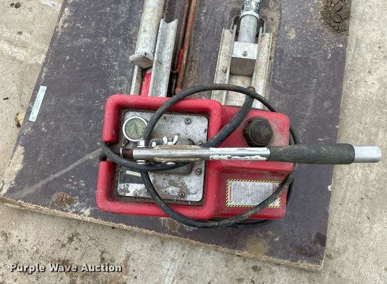 image for item EQ6608 Speed shore shoring system