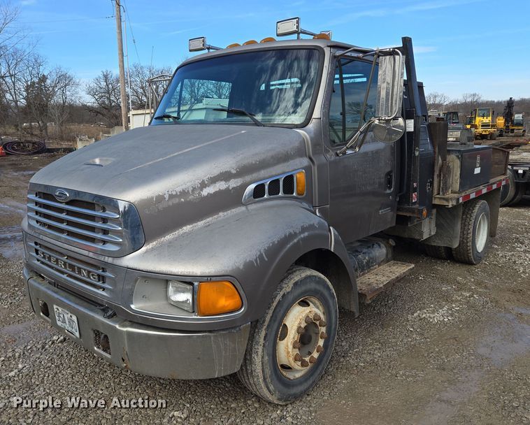 image for item EQ6612 2001 Sterling Acterra flatbed truck