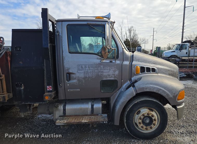 image for item EQ6612 2001 Sterling Acterra flatbed truck