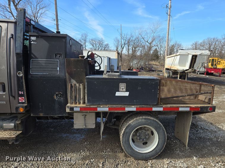 image for item EQ6612 2001 Sterling Acterra flatbed truck