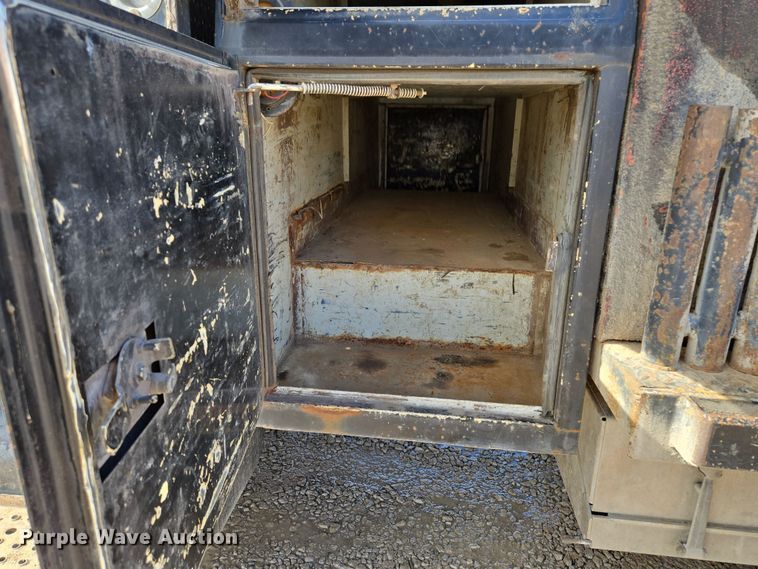 image for item EQ6612 2001 Sterling Acterra flatbed truck